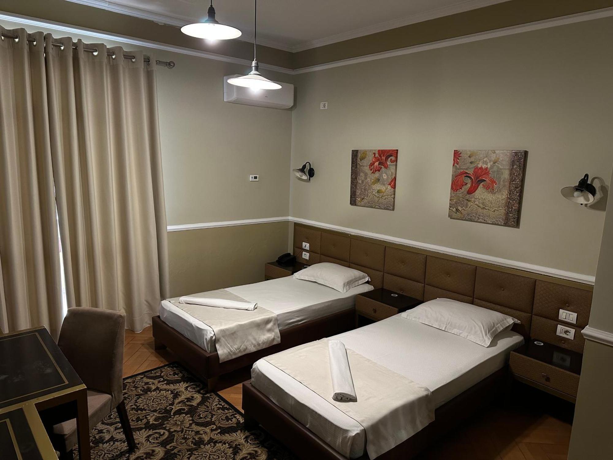 Edisem Hotel Mezez Luaran gambar